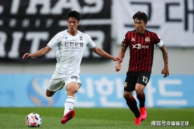 王岚嵚回乡参与公益活动 用篮球传递健康与热爱